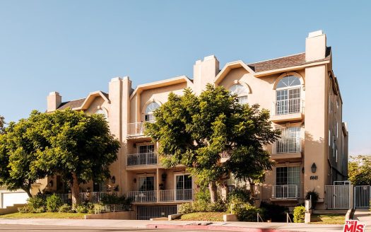 Condo For Sale in North Hollywood California 2 Beds 2 Baths