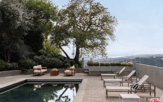 Single Family House For Sale in Beverly Hills California 3 Beds 6 Baths