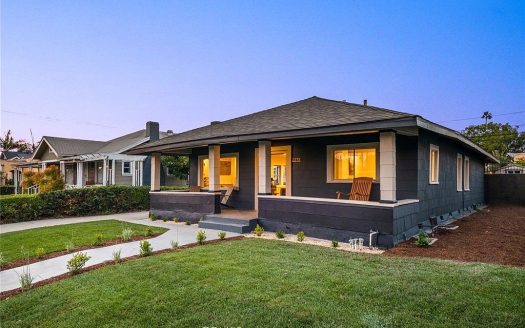 Single Family House For Sale in Los Angeles California 4 Beds 3 Baths