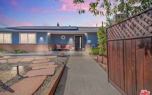 Single Family House For Sale in Granada Hills California 6 Beds 4 Baths