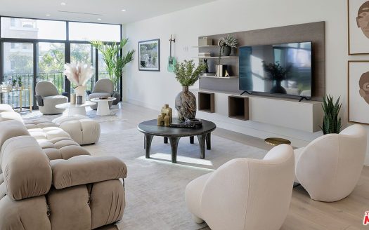 Condo For Sale in Beverly Hills California 2 Beds 3 Baths