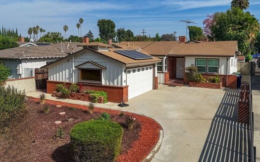Single Family House For Sale in Van Nuys California 3 Beds 2 Baths