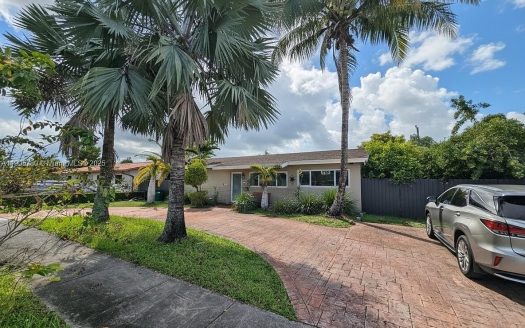 Single Family House For Sale in Miami Florida 3 Beds 2 Baths