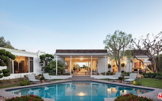Single Family House For Sale in Beverly Hills California 4 Beds 5 Baths
