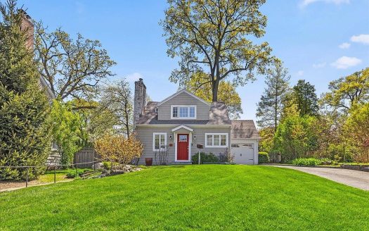 Single Family House For Sale in White Plains New York 2 Beds 2 Baths