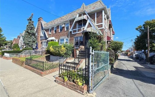 Single Family House For Sale in Brooklyn New York 3 Beds 3 Baths