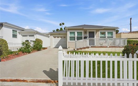 Single Family House For Sale in San Pedro California 2 Beds 2 Baths