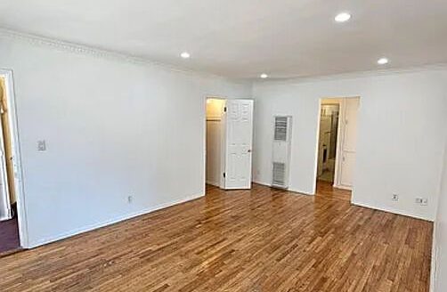 Multi Family House For Sale in Los Angeles California 16 Beds 8 Baths