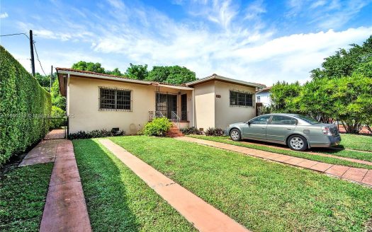 Single Family House For Sale in Miami Florida 3 Beds 2 Baths