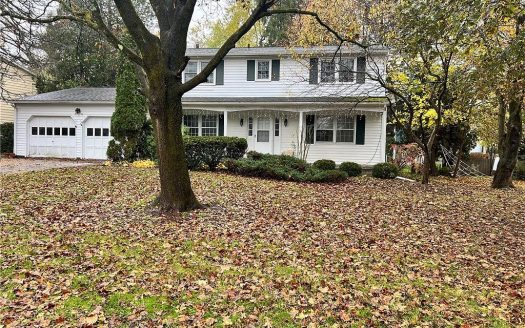 Single Family House For Sale in Manlius New York 4 Beds 3 Baths