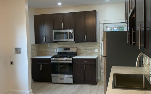 Apartment For Rent in Dorchester Center Massachusetts 3 Beds 1 Bath