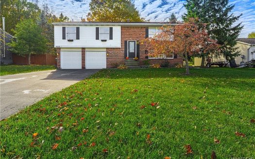 Single Family House For Sale in Lockport New York 3 Beds 2 Baths