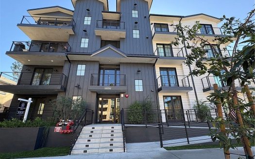 Condo For Rent in North Hollywood California 3 Beds 3 Baths