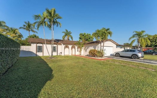 Single Family House For Sale in Miami Florida 4 Beds 2 Baths