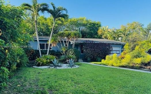 Single Family House For Sale in Miami Florida 2 Beds 2 Baths