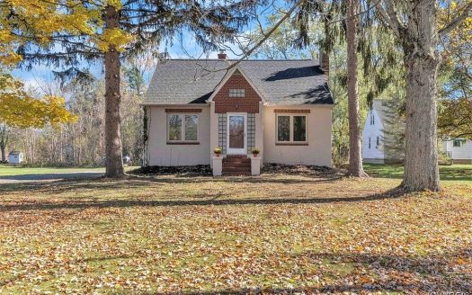Single Family House For Sale in East Amherst New York 3 Beds 2 Baths