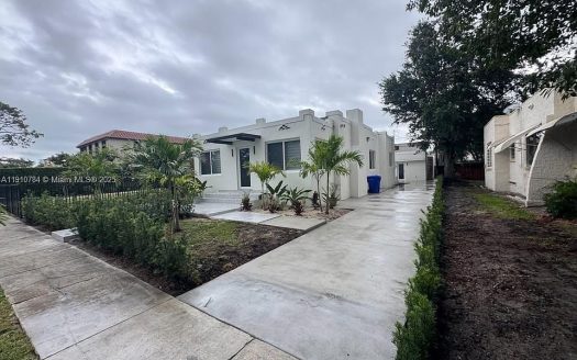 Single Family For Rent in Miami Florida 3 Beds 2 Baths