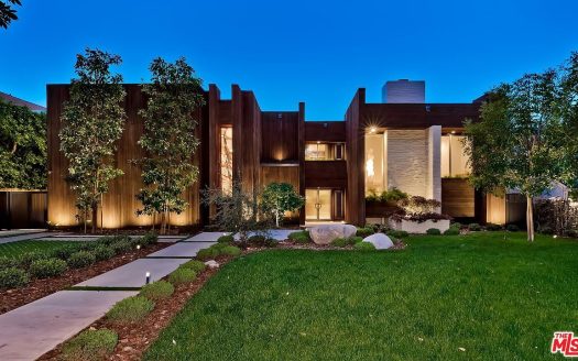 Single Family House For Sale in Beverly Hills California 5 Beds 6 Baths