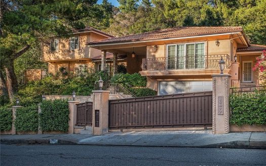 Single Family House For Sale in Encino California 5 Beds 6 Baths