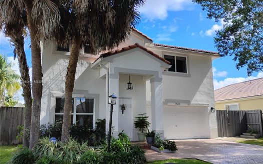 Single Family House For Sale in Miami Florida 4 Beds 3 Baths