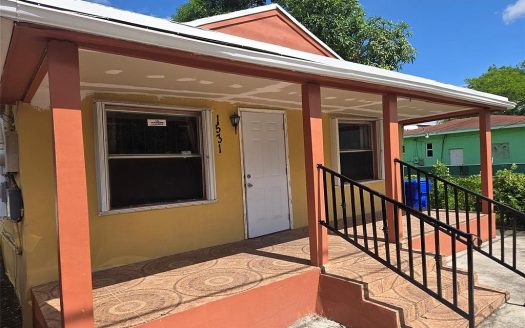 Single Family For Sale in Miami Florida 4 Beds 1 Bath