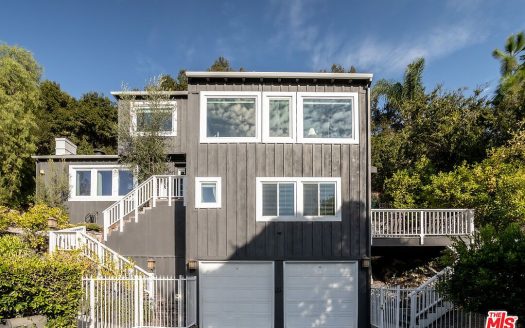 Single Family House For Sale in Studio City California 3 Beds 3 Baths