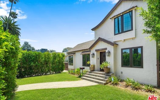 Single Family House For Sale in Beverly Hills California 4 Beds 3 Baths