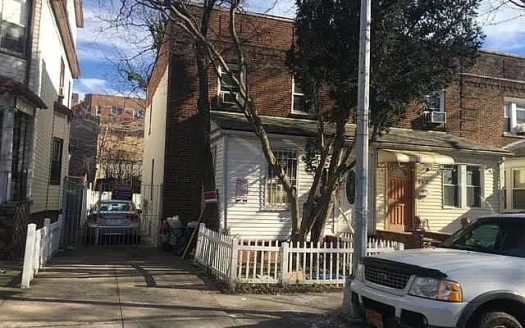 Manufactured For Sale in Brooklyn New York 4 Beds 3 Baths