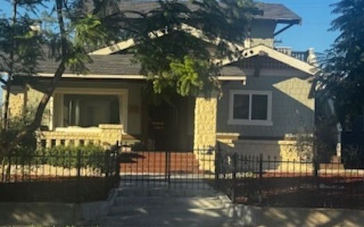 Single Family House For Sale in Los Angeles California 4 Beds 3 Baths