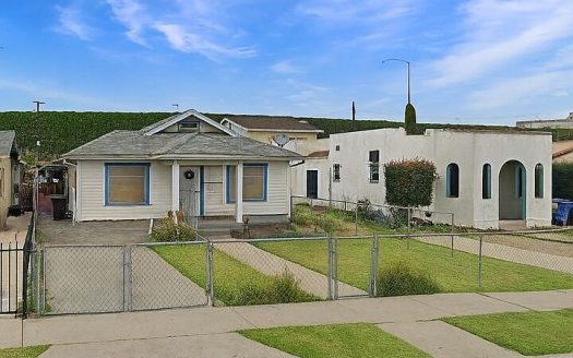 Single Family For Sale in Los Angeles California 3 Beds 1 Bath