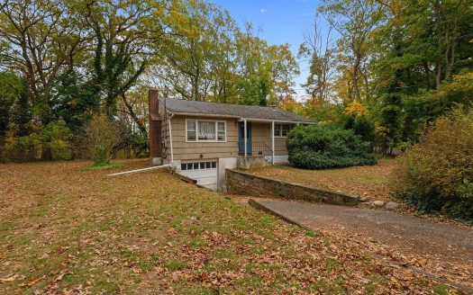 Single Family For Sale in Northport New York 3 Beds 1 Bath