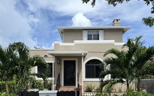Single Family House For Sale in Miami Florida 6 Beds 4 Baths