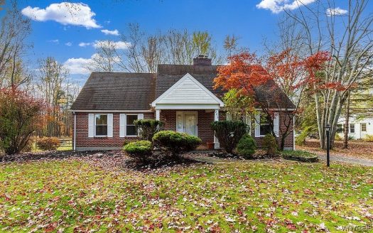 Single Family House For Sale in East Amherst New York 3 Beds 3 Baths