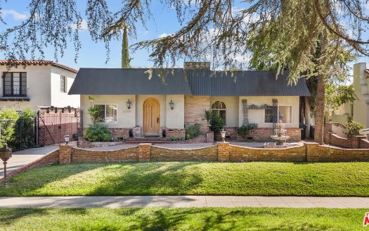Single Family House For Sale in Los Angeles California 3 Beds 2 Baths