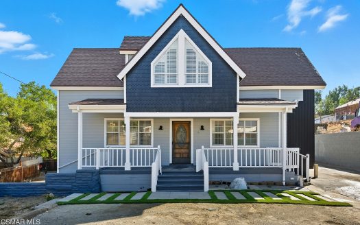 Single Family House For Sale in Chatsworth California 5 Beds 3 Baths