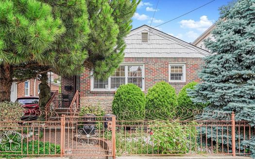 Single Family House For Sale in Brooklyn New York 5 Beds 2 Baths