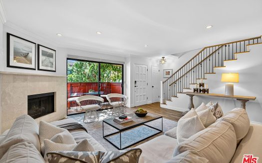 Town House For Sale in Santa Monica California 2 Beds 3 Baths
