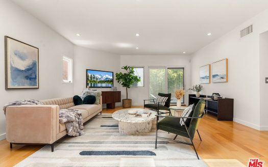 Single Family House For Sale in Beverly Hills California 3 Beds 3 Baths