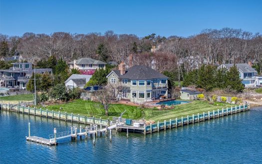 Single Family House For Sale in Sag Harbor New York 4 Beds 4 Baths