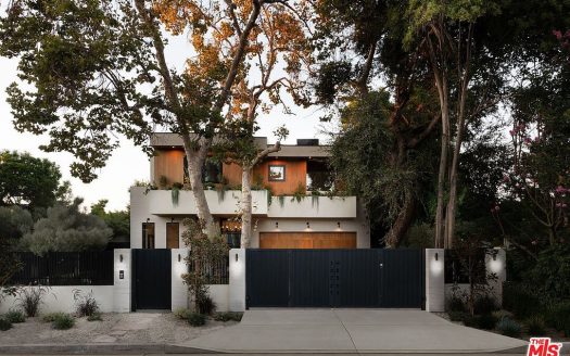 Single Family House For Sale in Sherman Oaks California 6 Beds 7 Baths