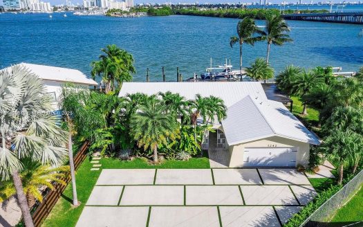 Single Family House For Sale in Miami Florida 3 Beds 3 Baths