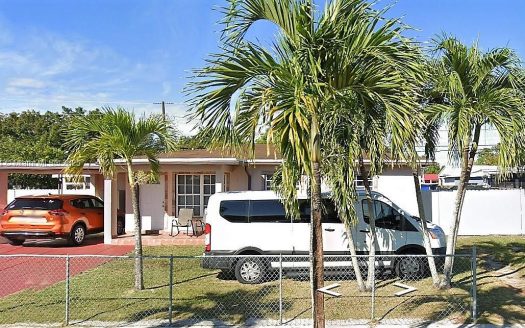 Single Family House For Sale in Miami Florida 3 Beds 2 Baths