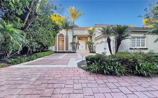 Single Family House For Sale in Beverly Hills California 6 Beds 6 Baths