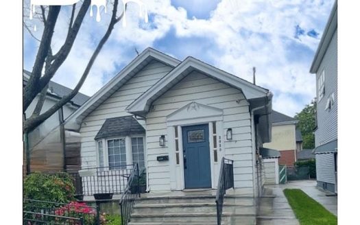 Single Family House For Sale in Brooklyn New York 2 Beds 4 Baths