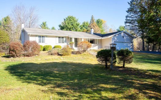 Single Family House For Sale in Morrisonville New York 3 Beds 3 Baths