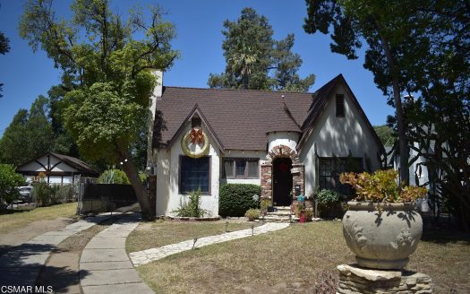 Multi Family House For Sale in Canoga Park California 3 Beds 2 Baths