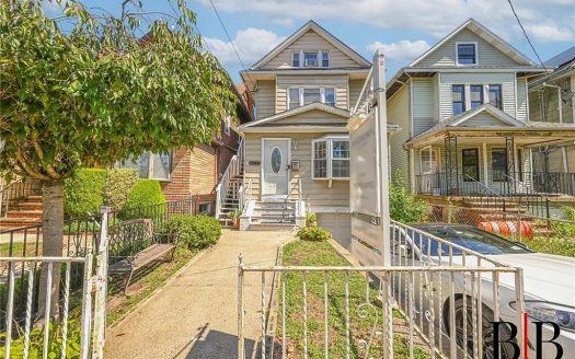 Single Family House For Sale in Brooklyn New York 4 Beds 2 Baths