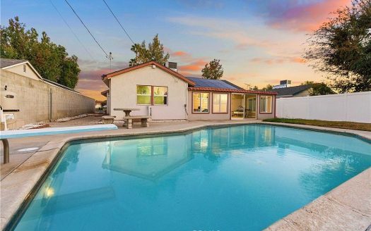 Single Family House For Sale in Granada Hills California 4 Beds 2 Baths