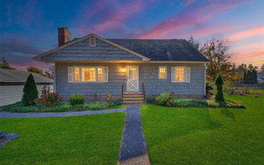 Single Family House For Sale in Hurley New York 4 Beds 2 Baths