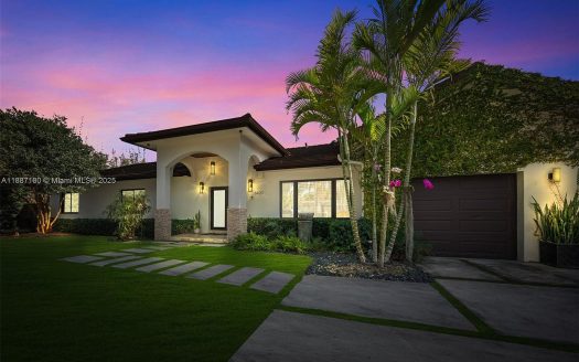 Single Family House For Sale in South Miami Florida 3 Beds 3 Baths